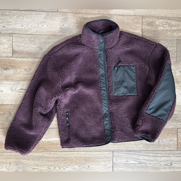 Fabletics Tahoe teddy jacket oxblood/black size small - Picture 3 of 4